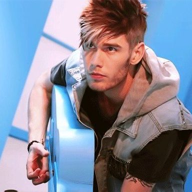 Colton Dixon photo 15