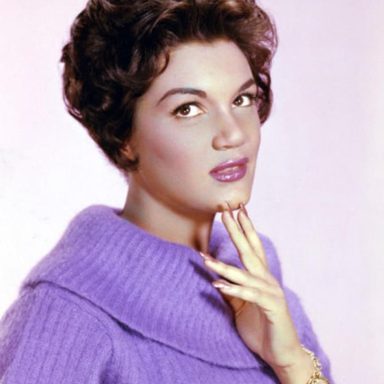 Connie Francis photo 17
