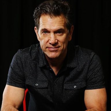 Chris Isaak photo 16