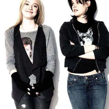 Dakota Fanning And Kristen Stewart photo 10