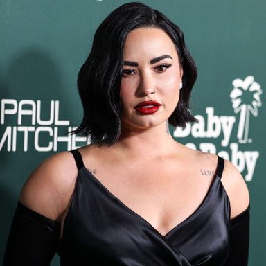 Demi Lovato photo 23