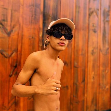 Dexter Almada photo 30