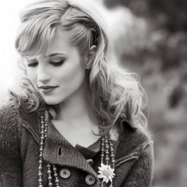 Dianna Agron photo 17