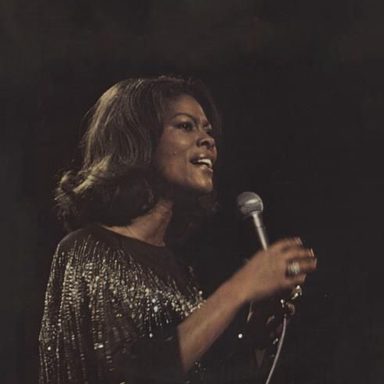 Dionne Warwick photo 32