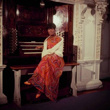 Dionne Warwick photo 43
