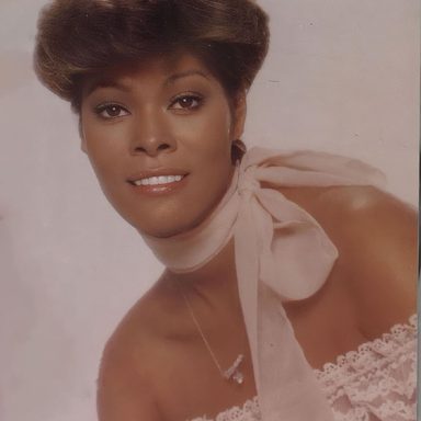 Dionne Warwick photo 16