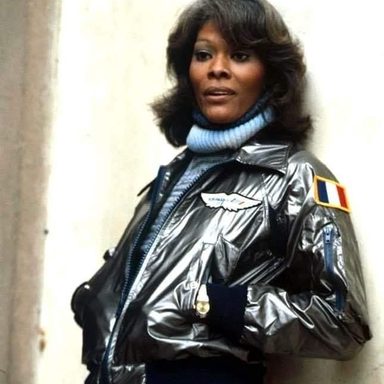 Dionne Warwick photo 69
