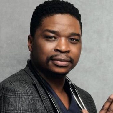 Dr Tumi