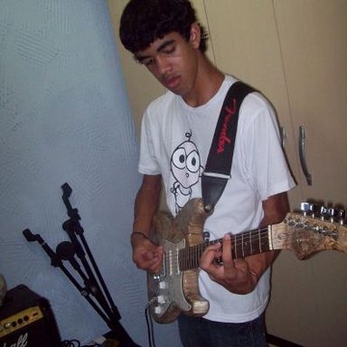 Dustin Maia