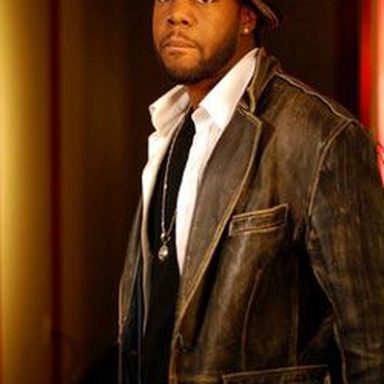 Dwele