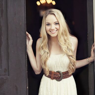 Danielle Bradbery photo 9