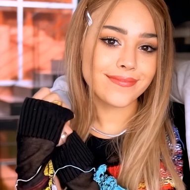 Danna Paola photo 35