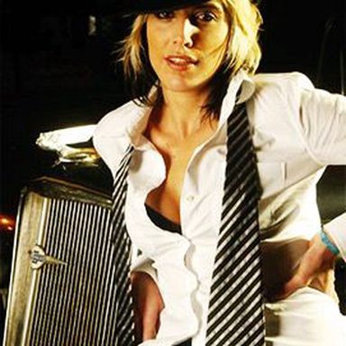 Danni Carlos photo 16