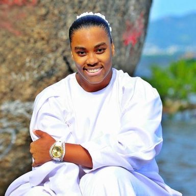 Elaine Martins photo 23