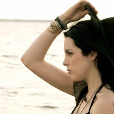 Elizabeth Gillies photo 31