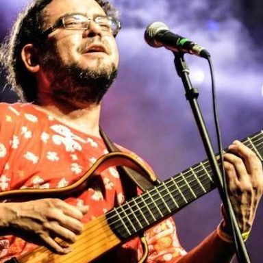 Em Canto e Poesia