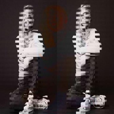 Emily Kinney photo 16