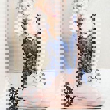 Emily Kinney photo 10