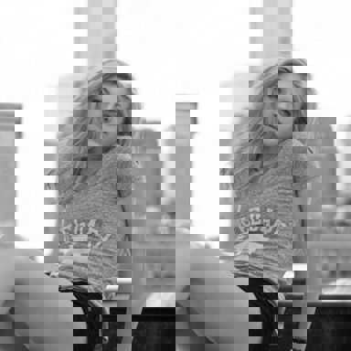 Emily Kinney photo 12