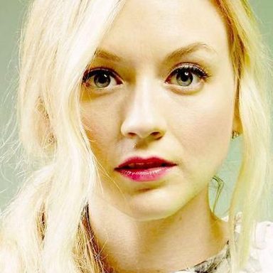 Emily Kinney photo 35