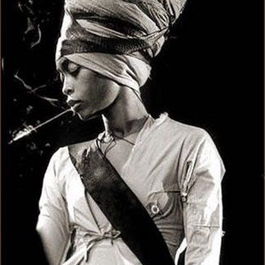 Erykah Badu photo 15