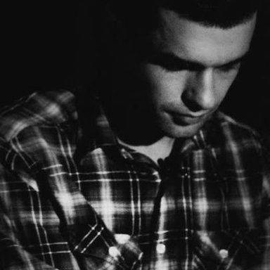 Esteban Tavares photo 19
