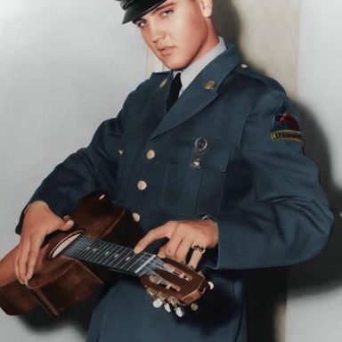 Elvis Presley photo 40