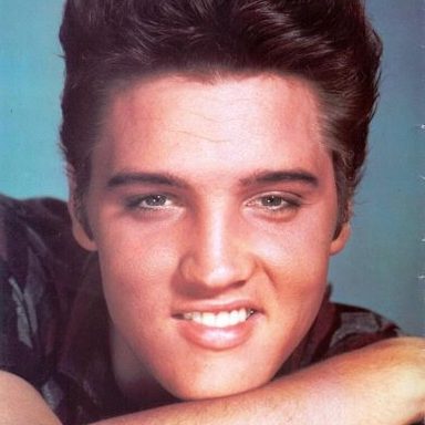 Elvis Presley photo 52