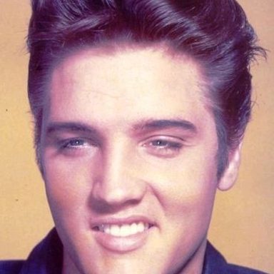 Elvis Presley photo 53
