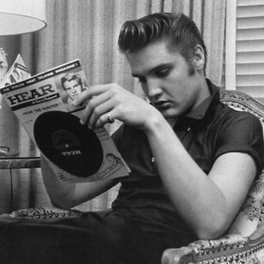Elvis Presley photo 30
