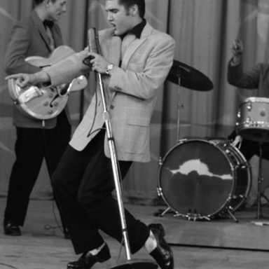 Elvis Presley photo 51