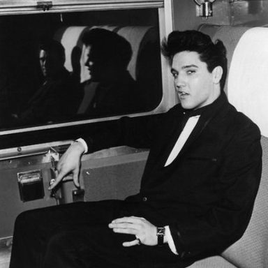 Elvis Presley photo 28