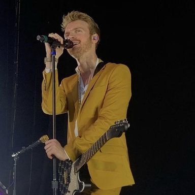 Finneas photo 14