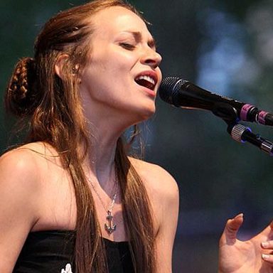 Fiona Apple photo 85