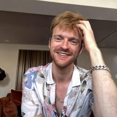 Finneas photo 17
