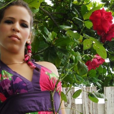 Flora Matos photo 20