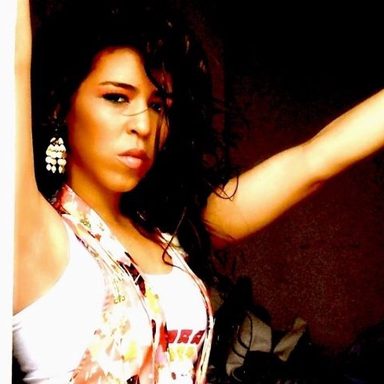 Flora Matos photo 16