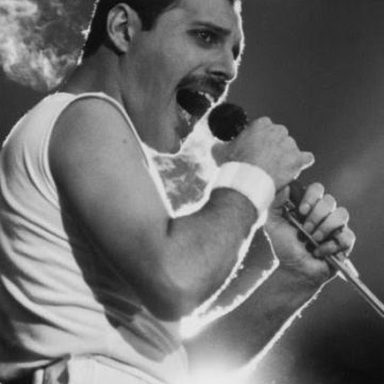 Freddie Mercury photo 17