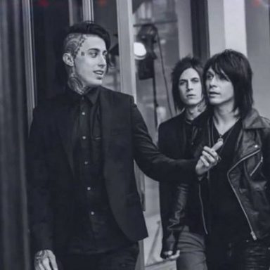 Falling In Reverse photo 27