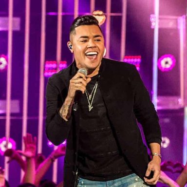 Felipe Araújo photo 15