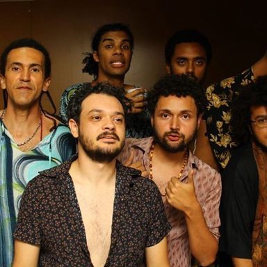 Gente Estranha No Jardim