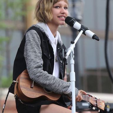 Grace VanderWaal photo 32