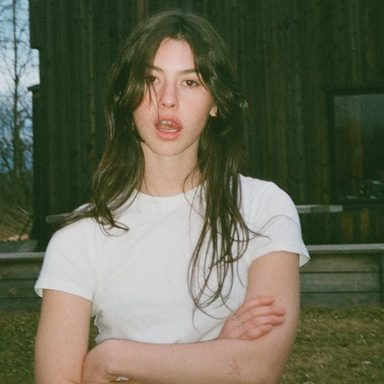 Gracie Abrams photo 18