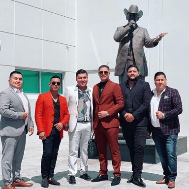 Grupo Firme