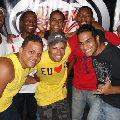 Grupo Puro Estilo