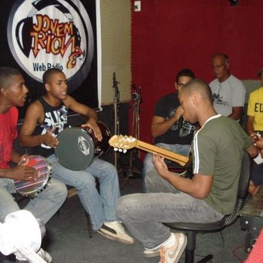 Grupo Puro Estilo