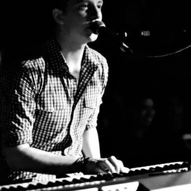 Gustavo Bertoni photo 10