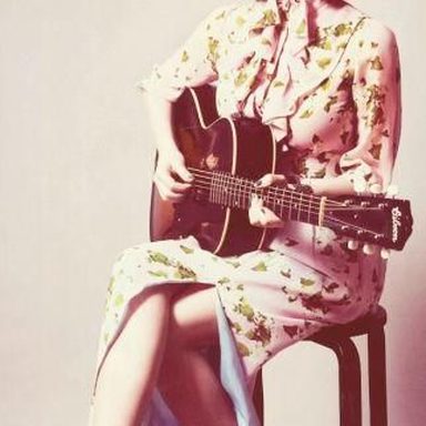 Gabrielle Aplin photo 9