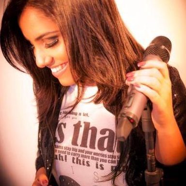 Gabriela Rocha photo 29