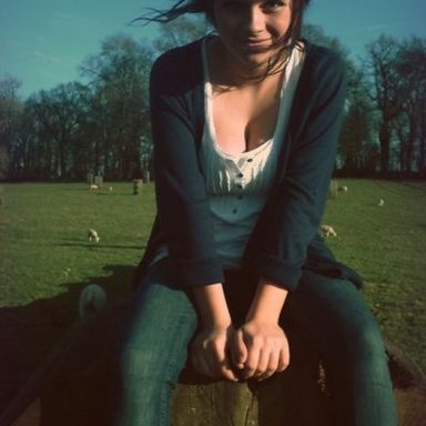 Gabrielle Aplin photo 70